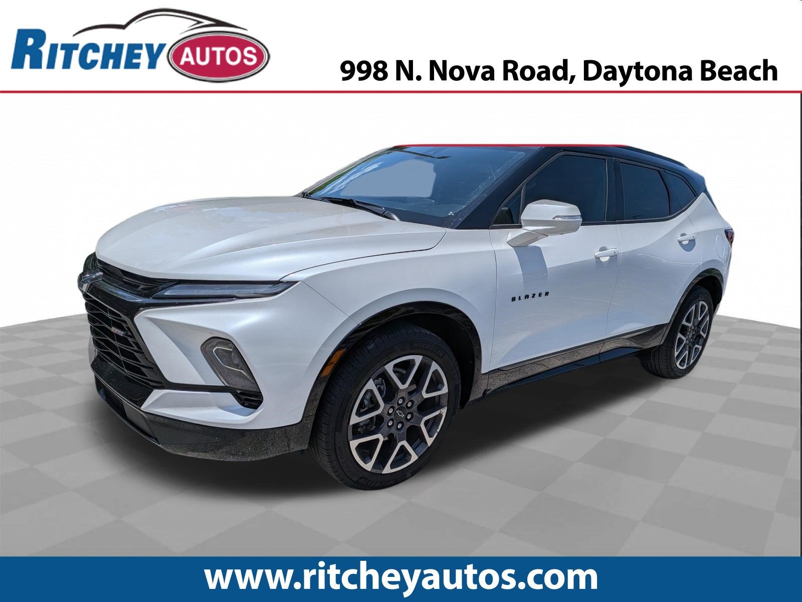 2024 Chevrolet Blazer RS in Iridescent Pearl Tricoat — front three-quarter view